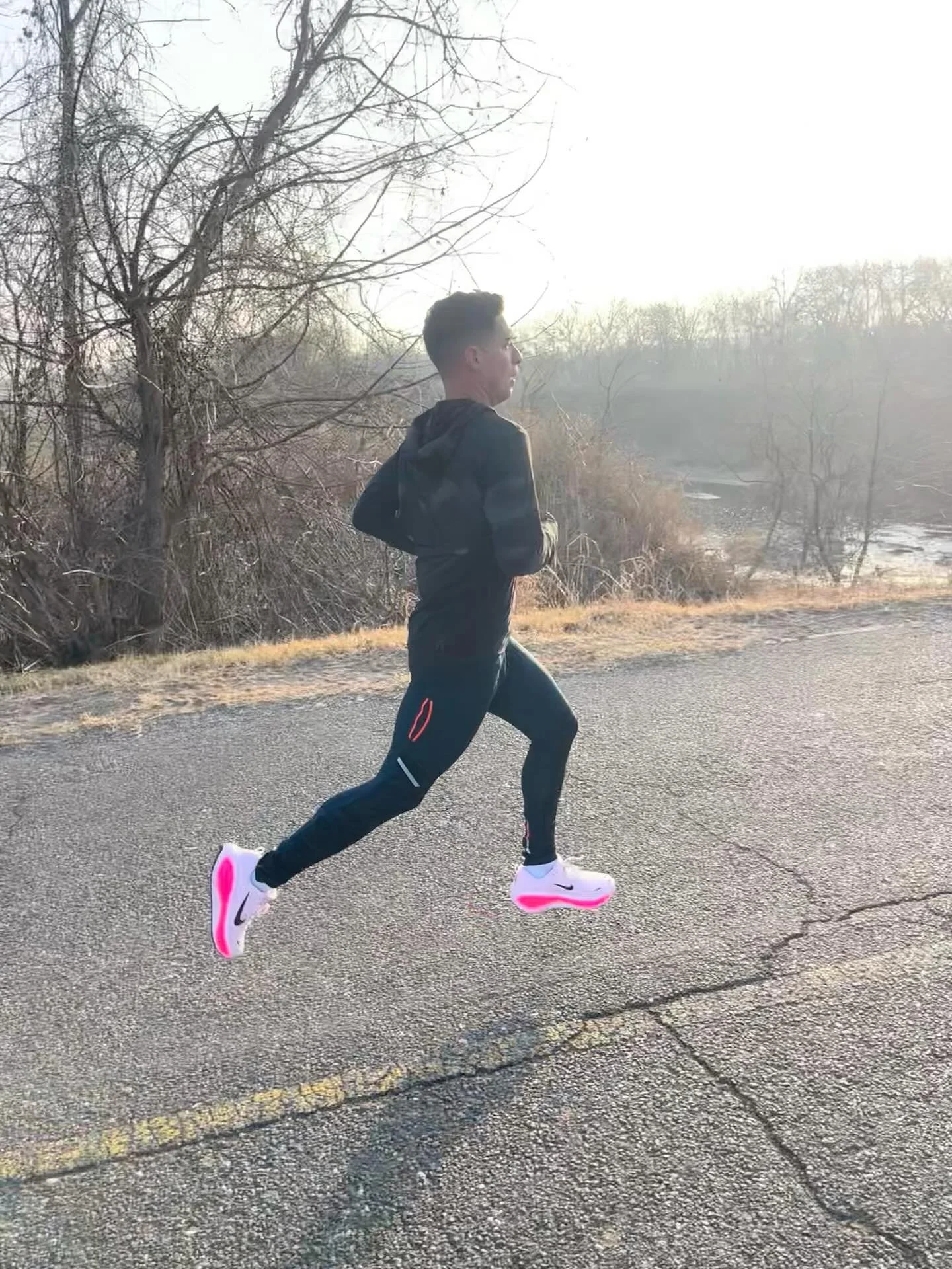 Cold miles. Quiet roads. Big growth. ⚡️
These are the runs that matter. ⚡️
Stay consistent. Stay hungry. ⚡️