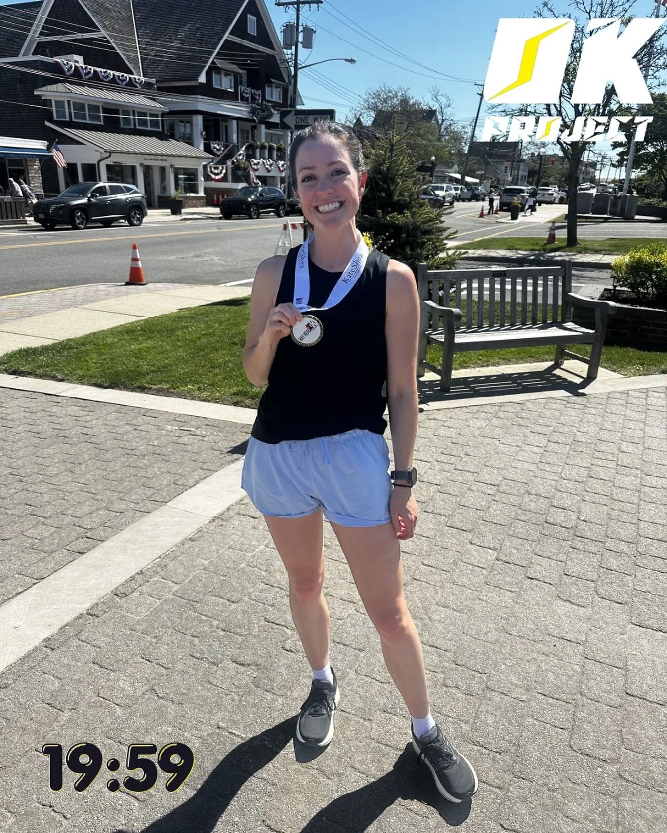 A big shout out to @lindsayalester for signing up literally last minute for a 5k over the weekend! 
⚡️
Running a time of 19:59! Knocking over a minute of her previous PR! Running consistent splits of 6:28, 6:36, &amp; 6:23
⚡️
Way to go Lindsay! Hard 