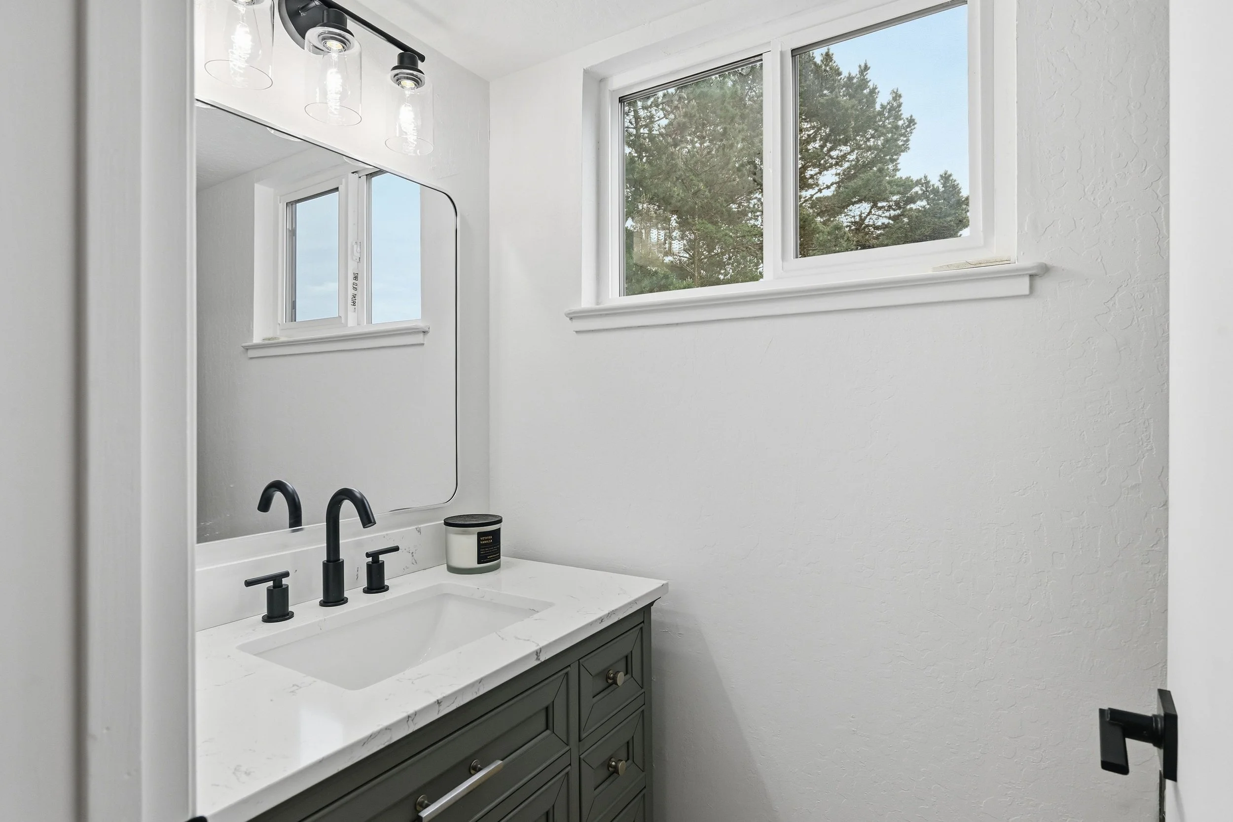 Downstairs Powder.jpg