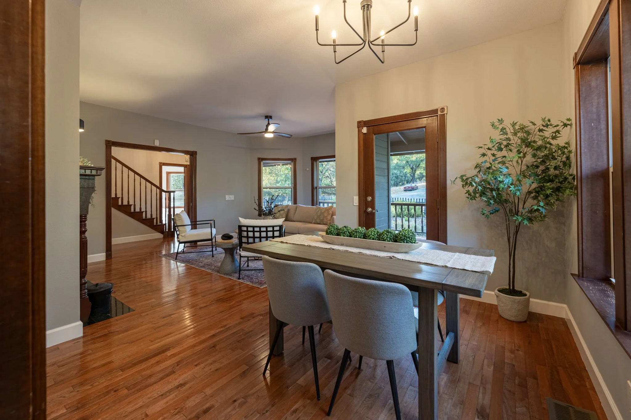 _Living-dining transition (1).JPG