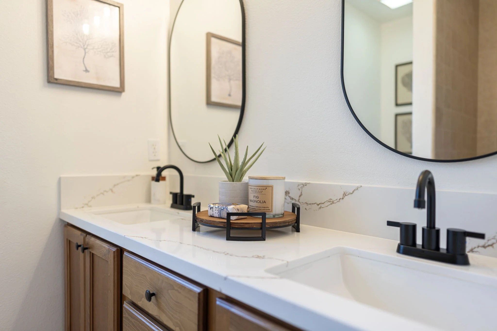 art primary bath.JPG