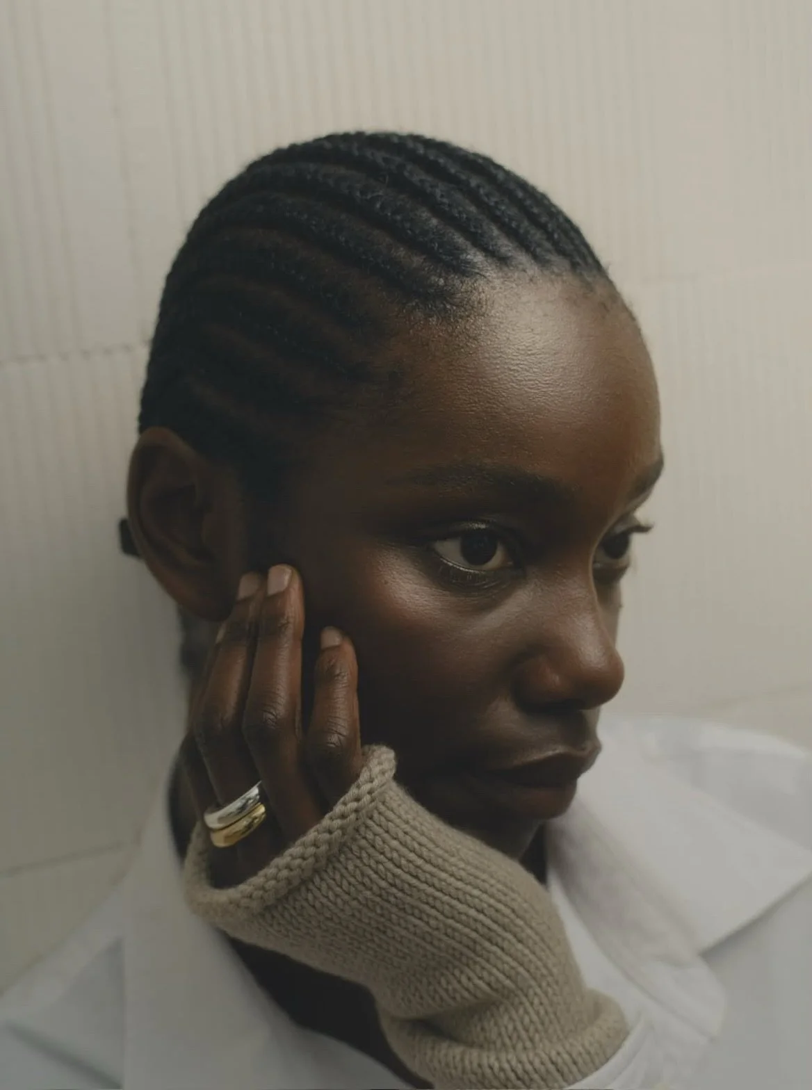 The way they touch, create, explore,
and bring a simple thread to life.

That&rsquo;s where GAUGE was born:
from the desire to take care of these hands,
without ever getting in the way of creating.