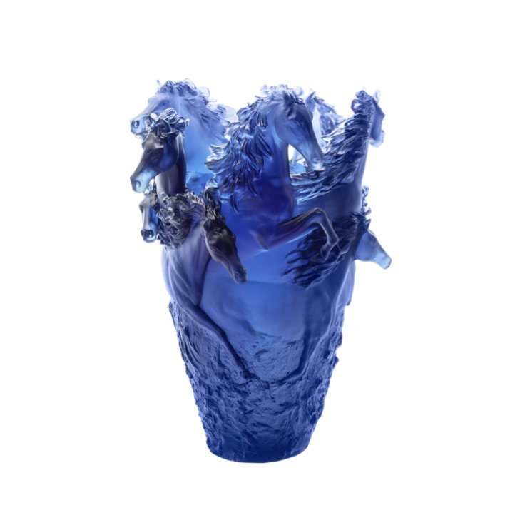 vase-cristal-bleu-cheval-daum.jpeg