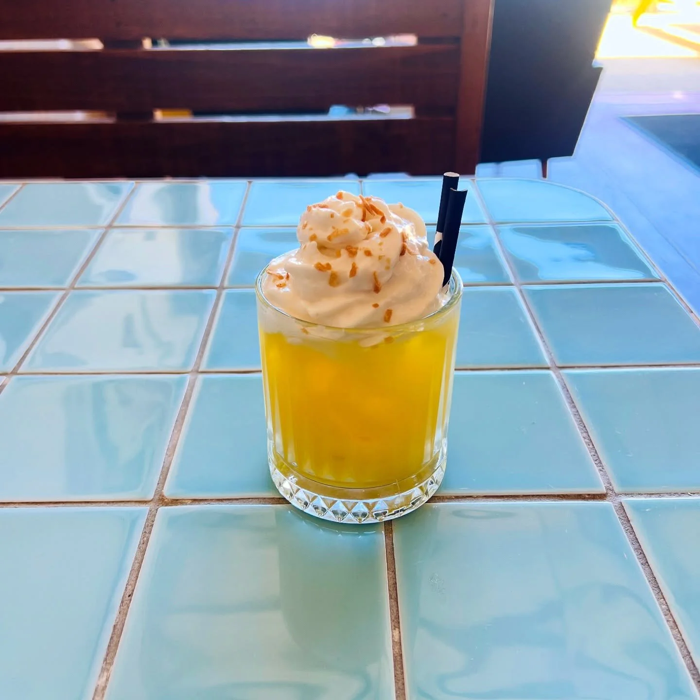 Summer&rsquo;s a week off, but we&rsquo;ve decided to ignore reality.
So here&rsquo;s our Mango Weis Bar: 🥭 🥥 
mango, coconut, vanilla vodka and enough coconut foam to make you forget the weather forecast.
Warm vibes only. ☀️🍹
Available all weeken