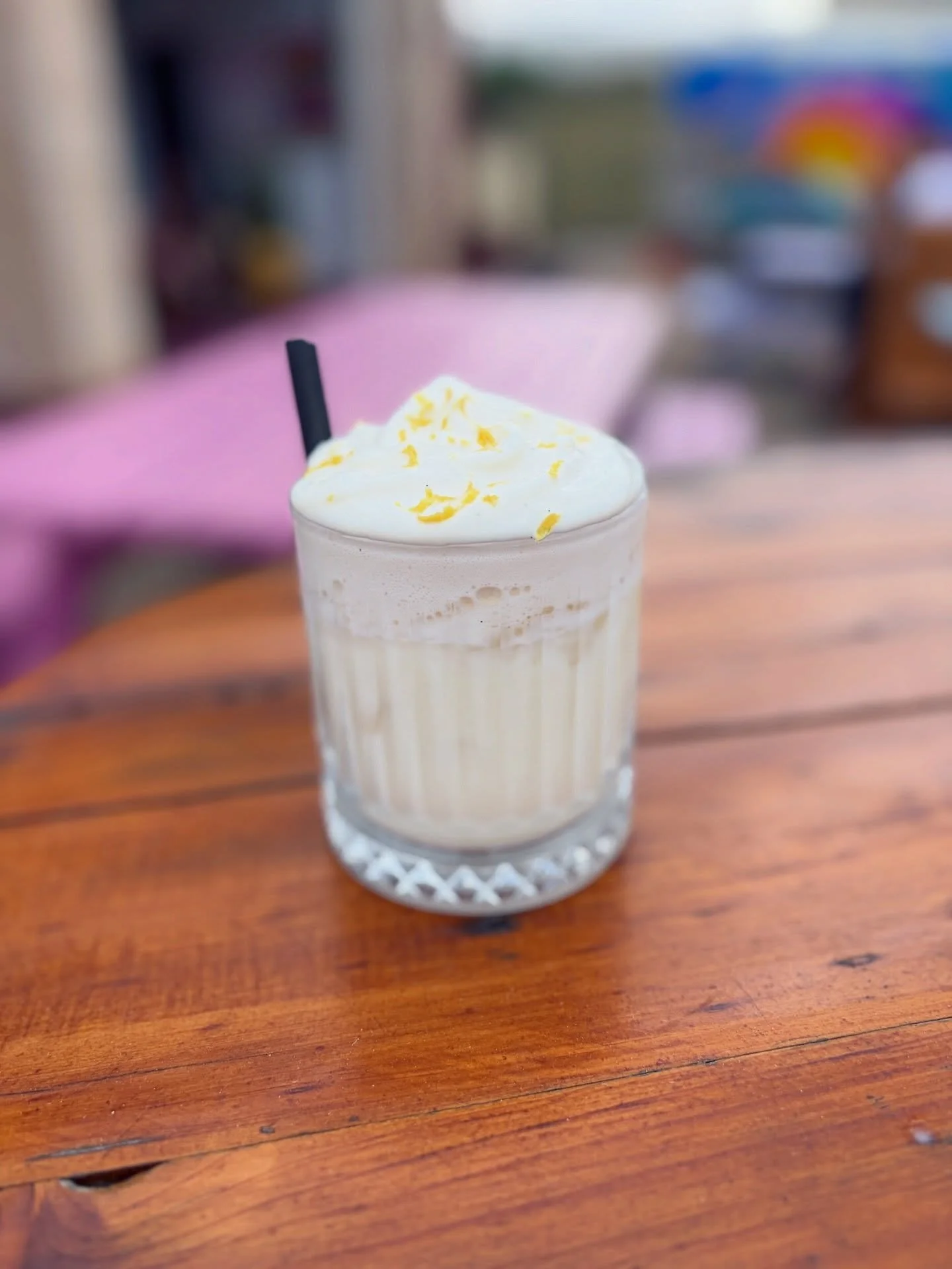 So Zesty 🍋 
WCDC Vodka, limoncello, lemon, cheesecake foam; zesty up top, creamy where it counts.
Bright lemon cocktail with a smooth cheesecake top.
Open now til late ✌️