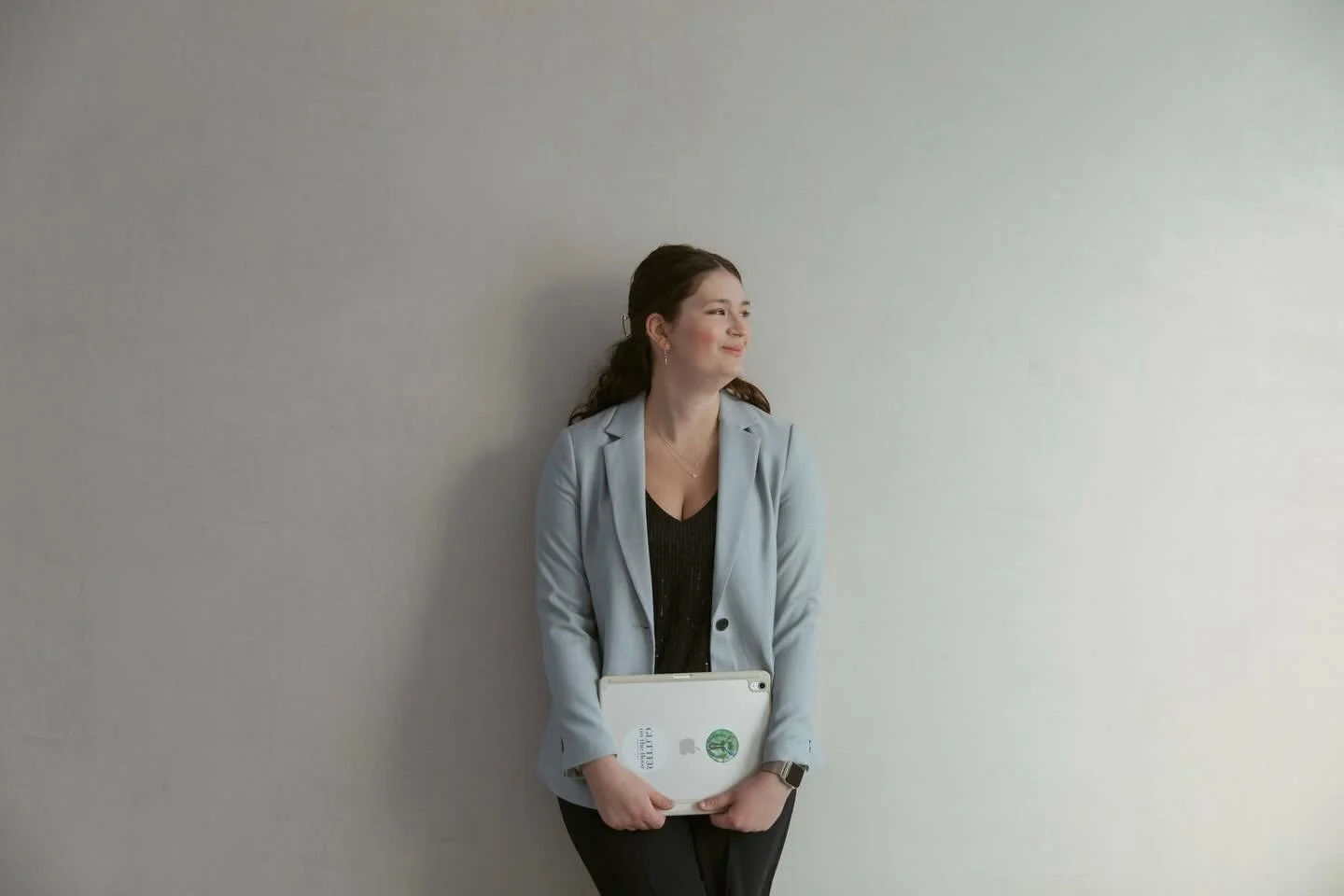 Oh, so you don&rsquo;t want a wedding planner but need some help. So a wedding planning buddy? Perfect, that&rsquo;s me! 

Let&rsquo;s connect ☕️

Email: hello@glitteronthefloor.ca