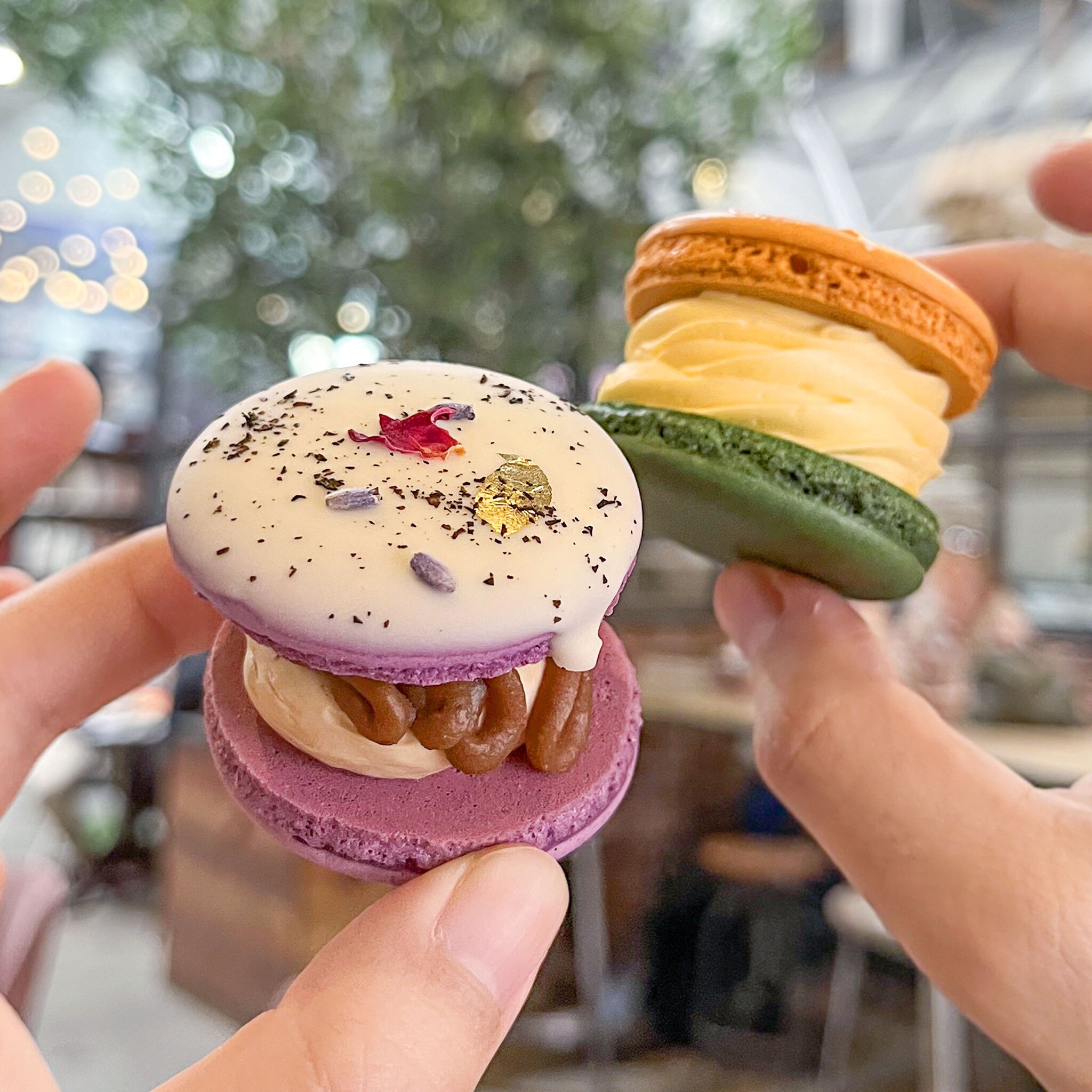 🙌😛 Macaron cheers because it's the weekend! 👨&zwj;🍳❤️ Did you know each of our macarons is made fresh and handcrafted? This is your sign you deserve sweets today!

For cake reservations, please visit https://gabicake.com or fill out a cake form a