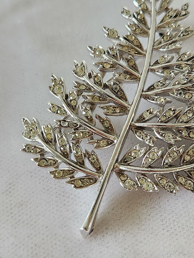Trifari Silver Fern Brooch 9.jpg