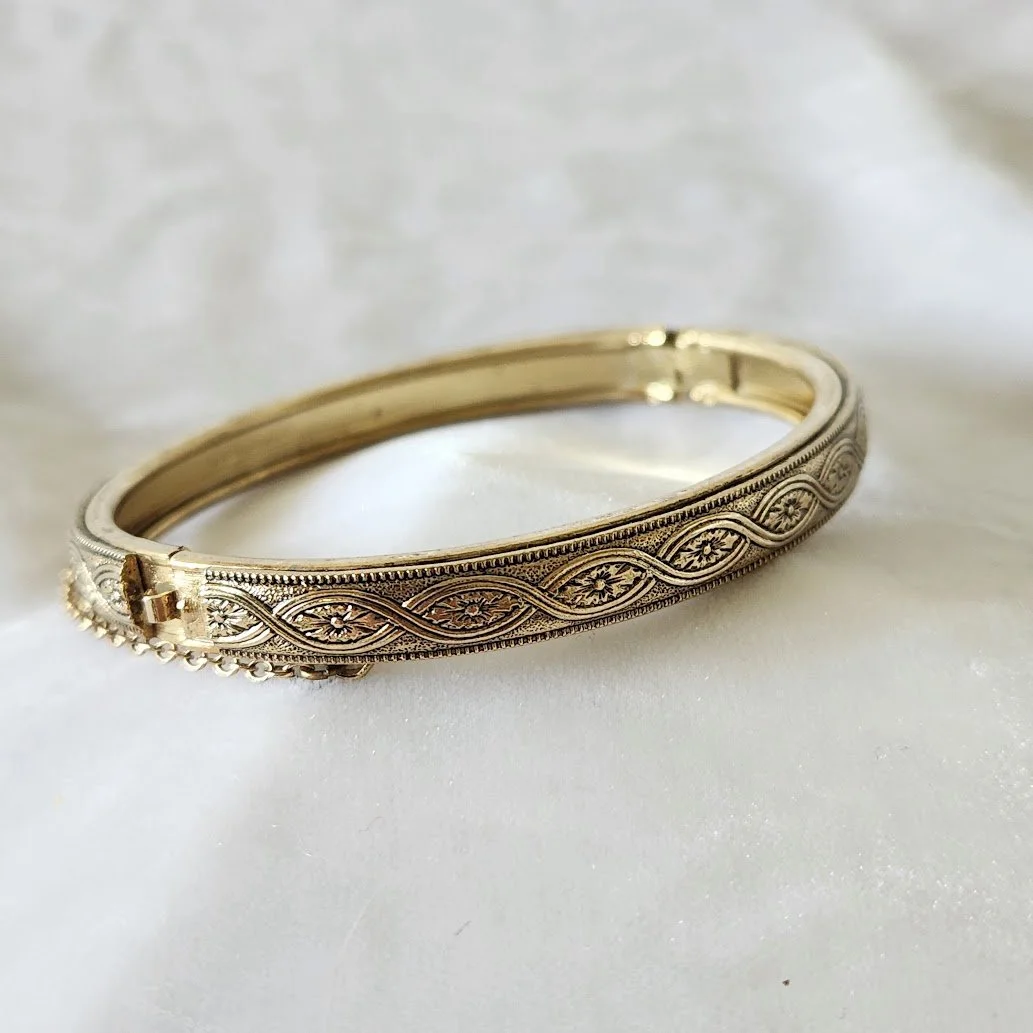 Whiting Davis Hinged Bangle 2.jpg