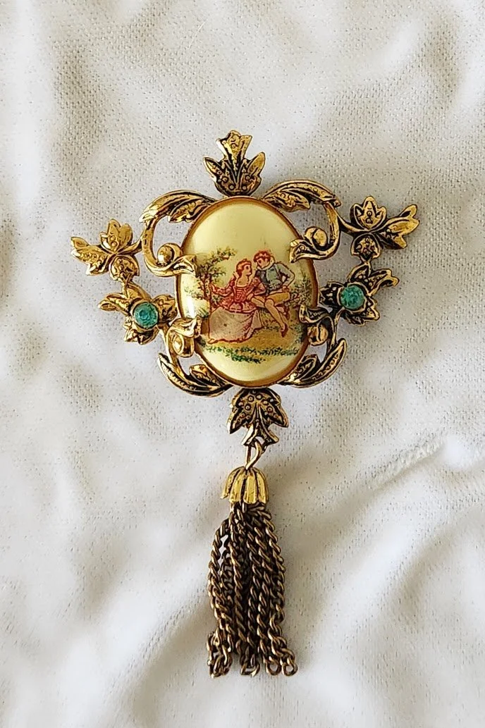 Courting Couple Brooch 1.jpg