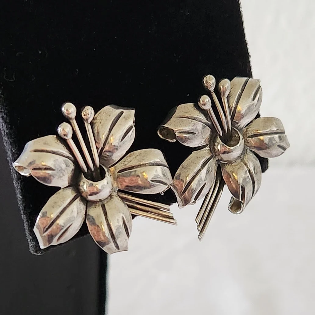 Mexican Silver Flower Earrings 16.jpg