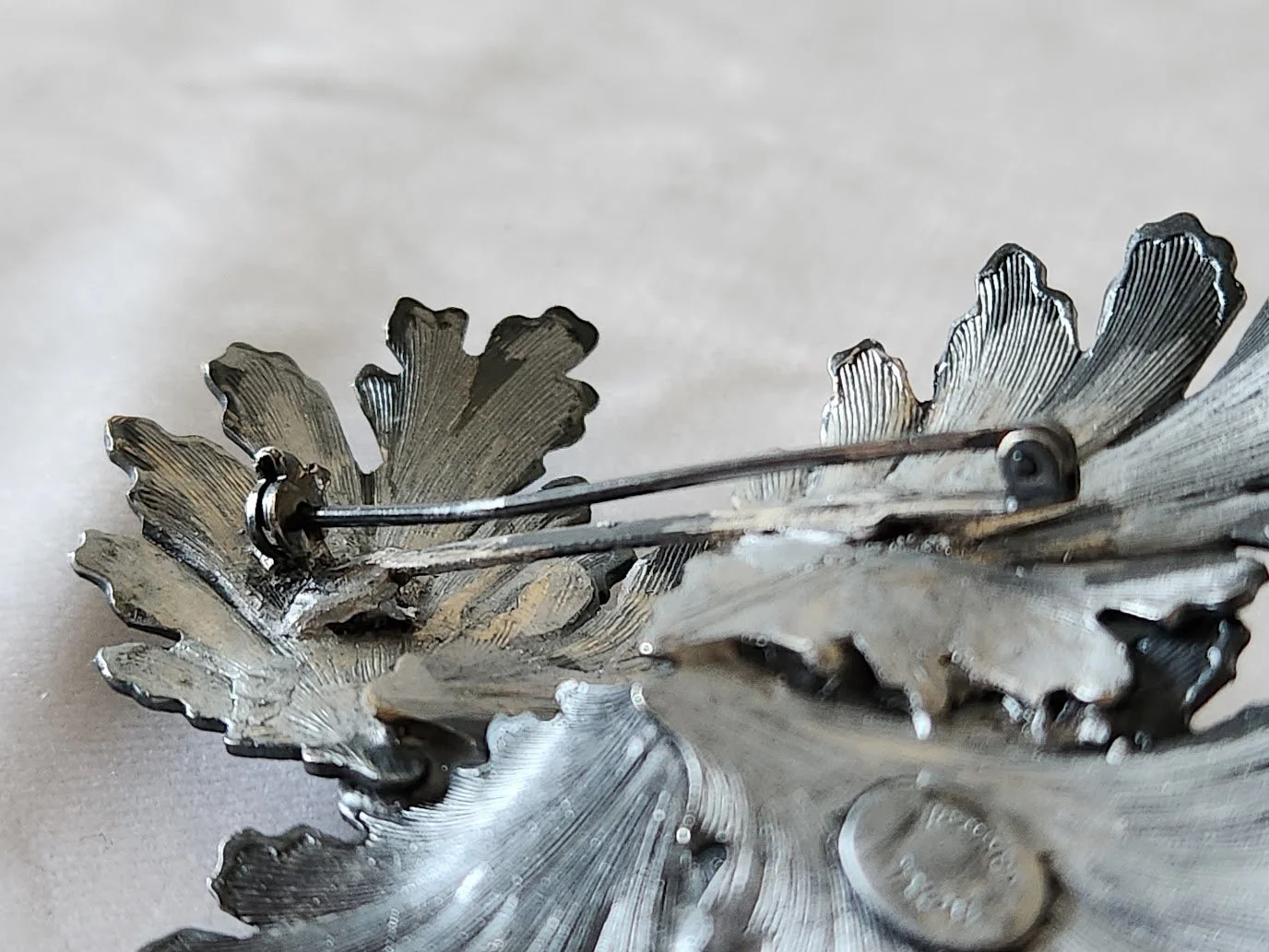 Hattie Carnegie Black Leaf Brooch 17.jpg