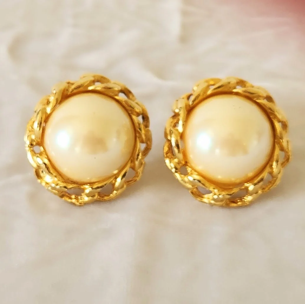 Big Pearl Earrings 1.jpg