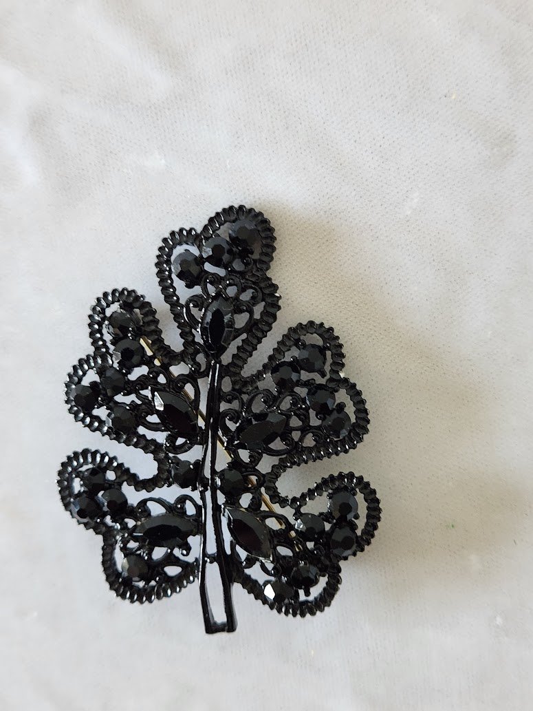 Black Glass Stones Leaf Brooch 1.jpg
