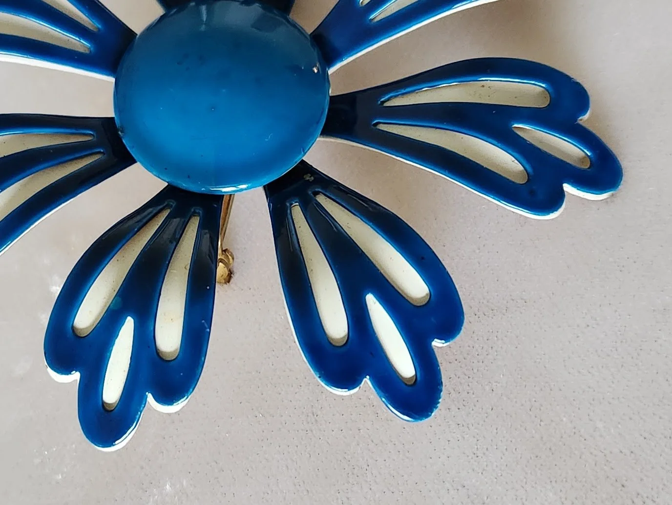 Blue White Flower Power Brooch 12.jpg