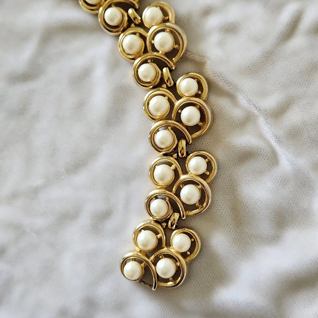 Trifari Pearl Bracelet 3.jpg