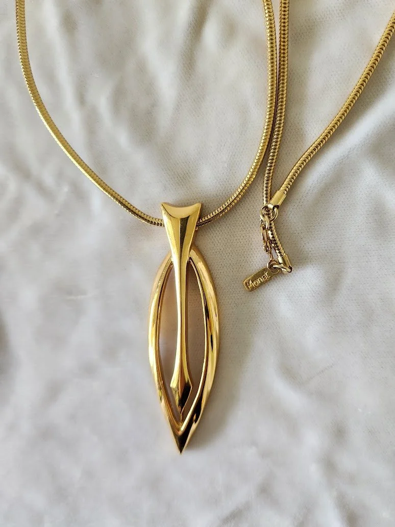 Monet Golden Pendant Necklace 2.jpg