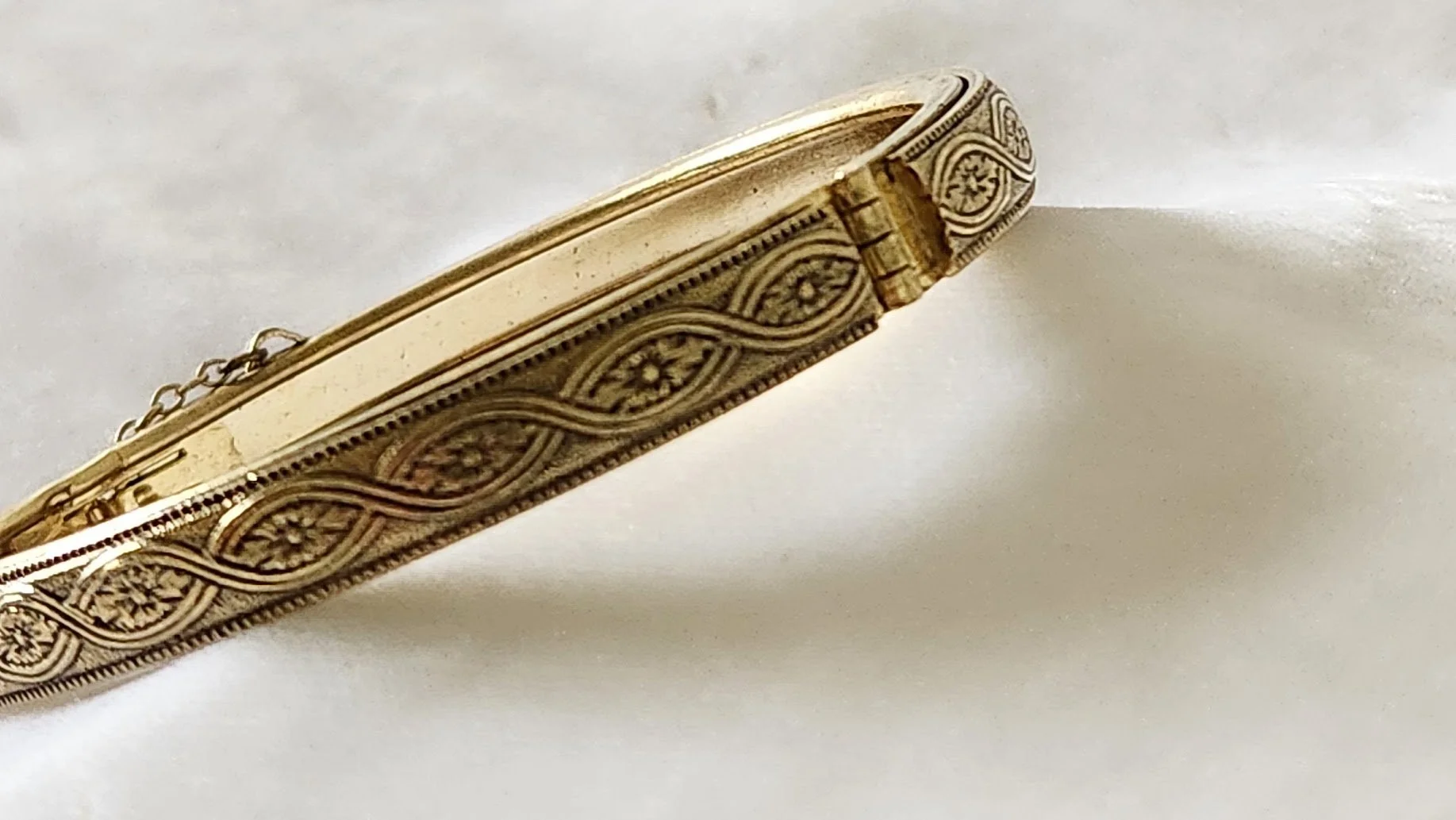 Whiting Davis Hinged Bangle 11.jpg