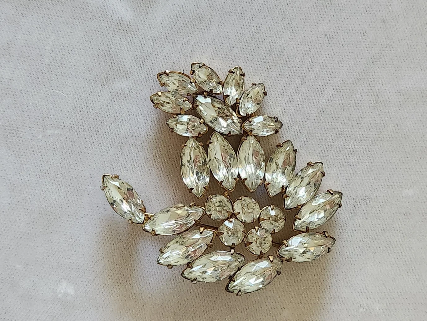 Garne RS Brooch 9.jpg