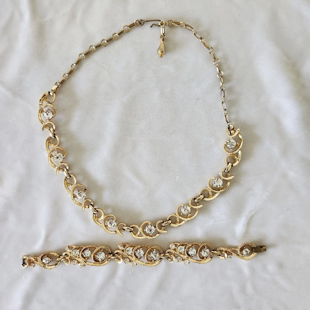 Golden RS Choker Bracelet Set 1.jpg