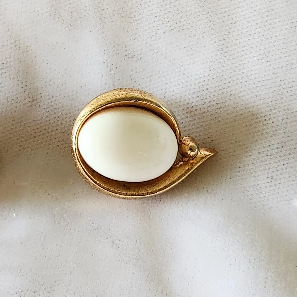 Trifari White Oval Earrings 3.jpg