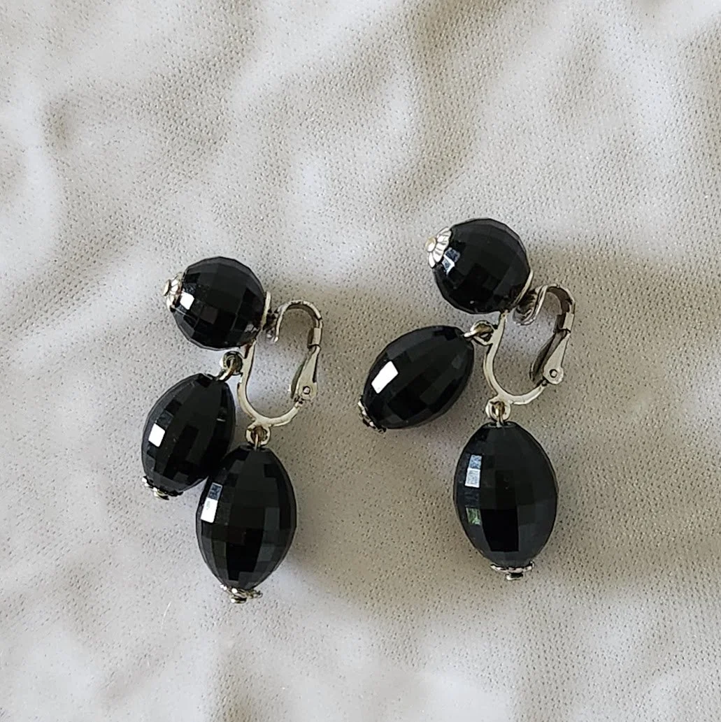 Marvella Black Plastic Earrings 1.jpg