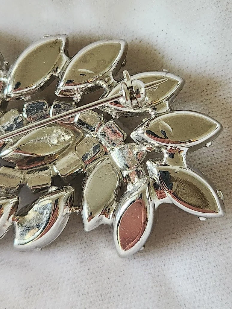 Green White RS Brooch 7.jpg