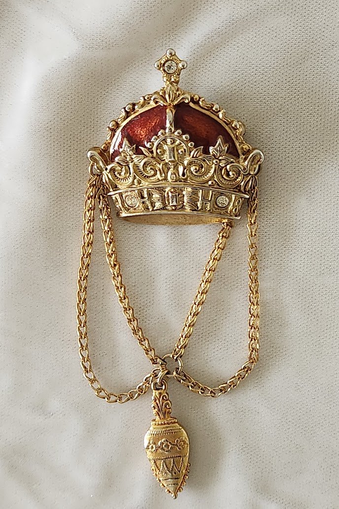 Crown with Chains & Pendant Drop 2.jpg