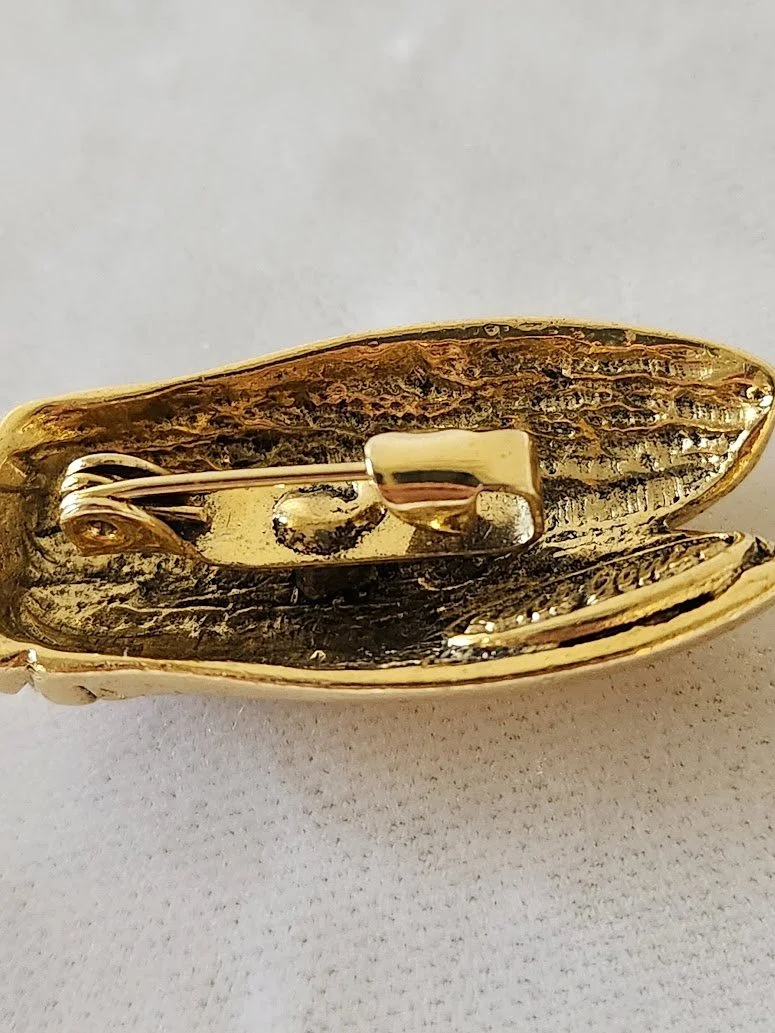 Rene Gouin Cicada Brooch 8.jpg