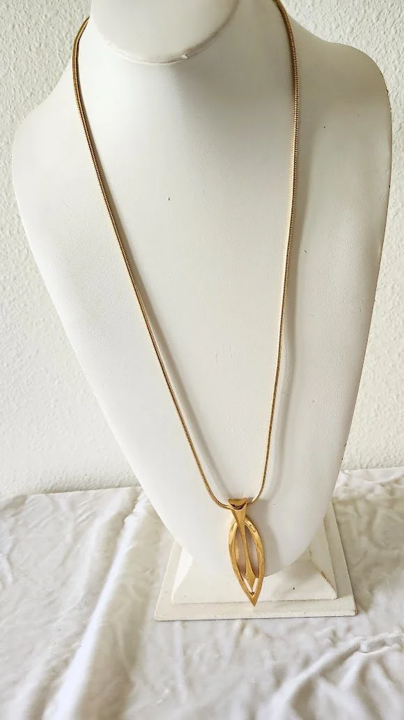 Monet Golden Pendant Necklace 5.jpg
