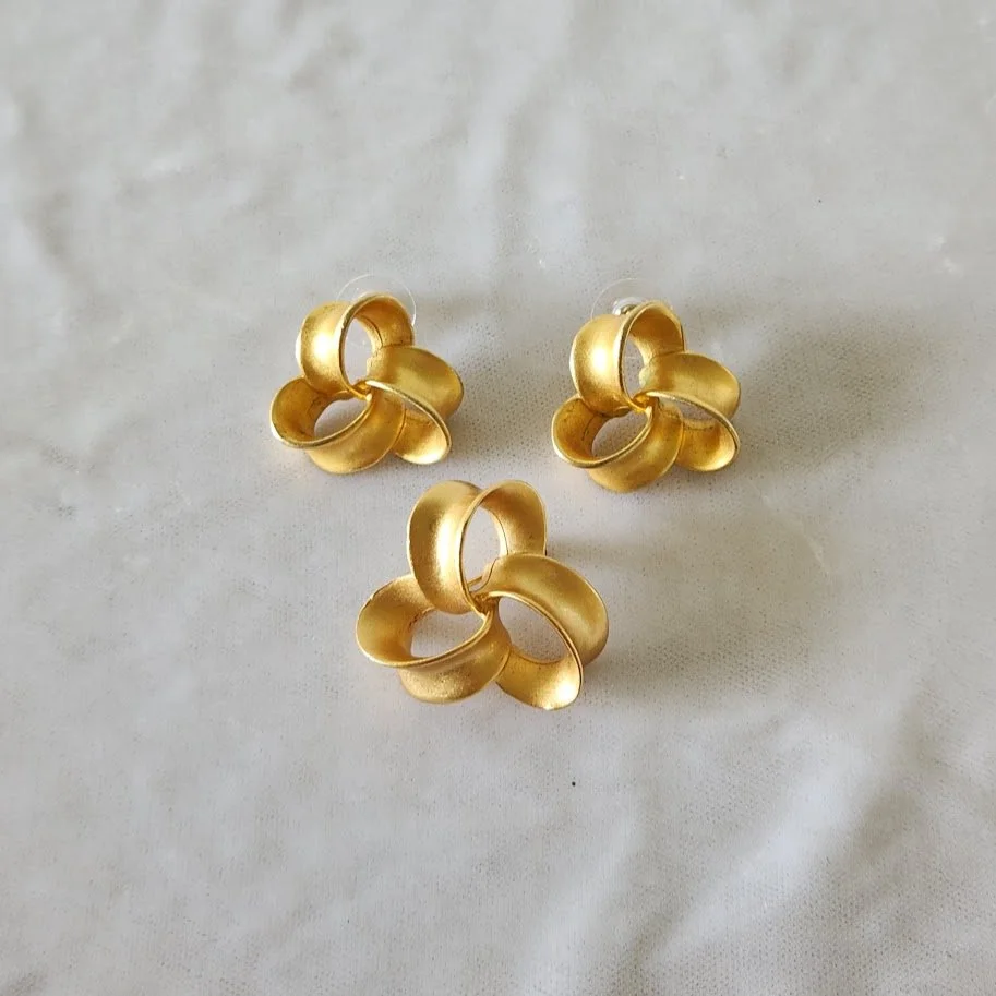 Anne Klein Loop Brooch 10.jpg