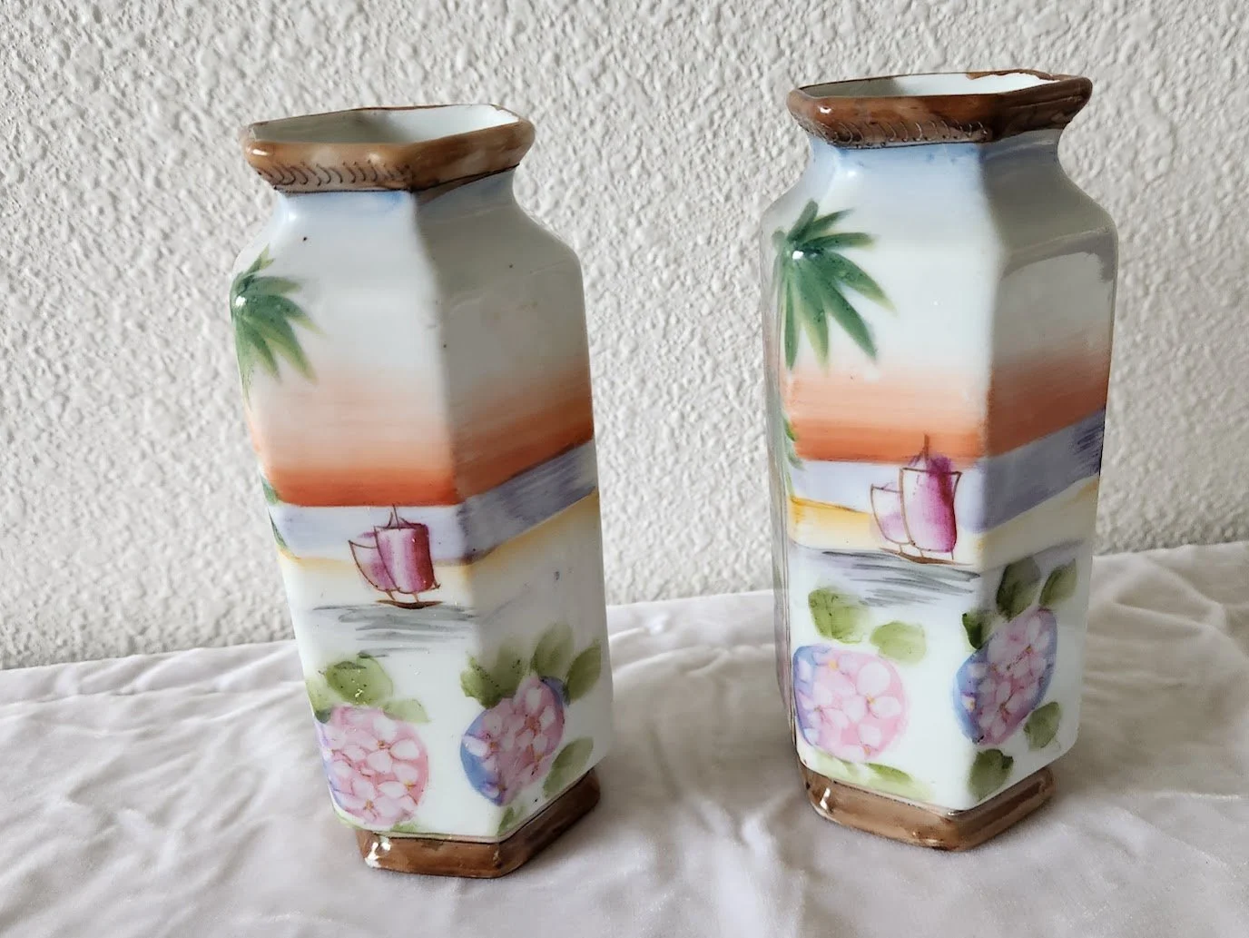 Japanese Vases Pair 2.jpg