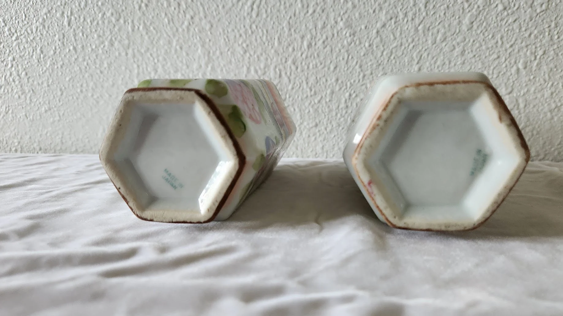 Japanese Vases Pair 5.jpg