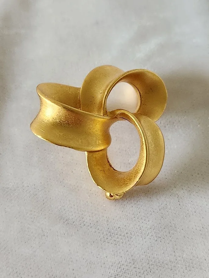 Anne Klein Loop Brooch 7.jpg