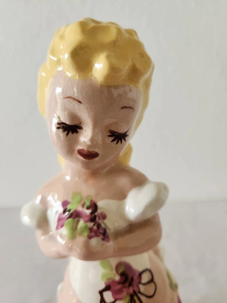 DeLee Lady Figurine 6.jpg
