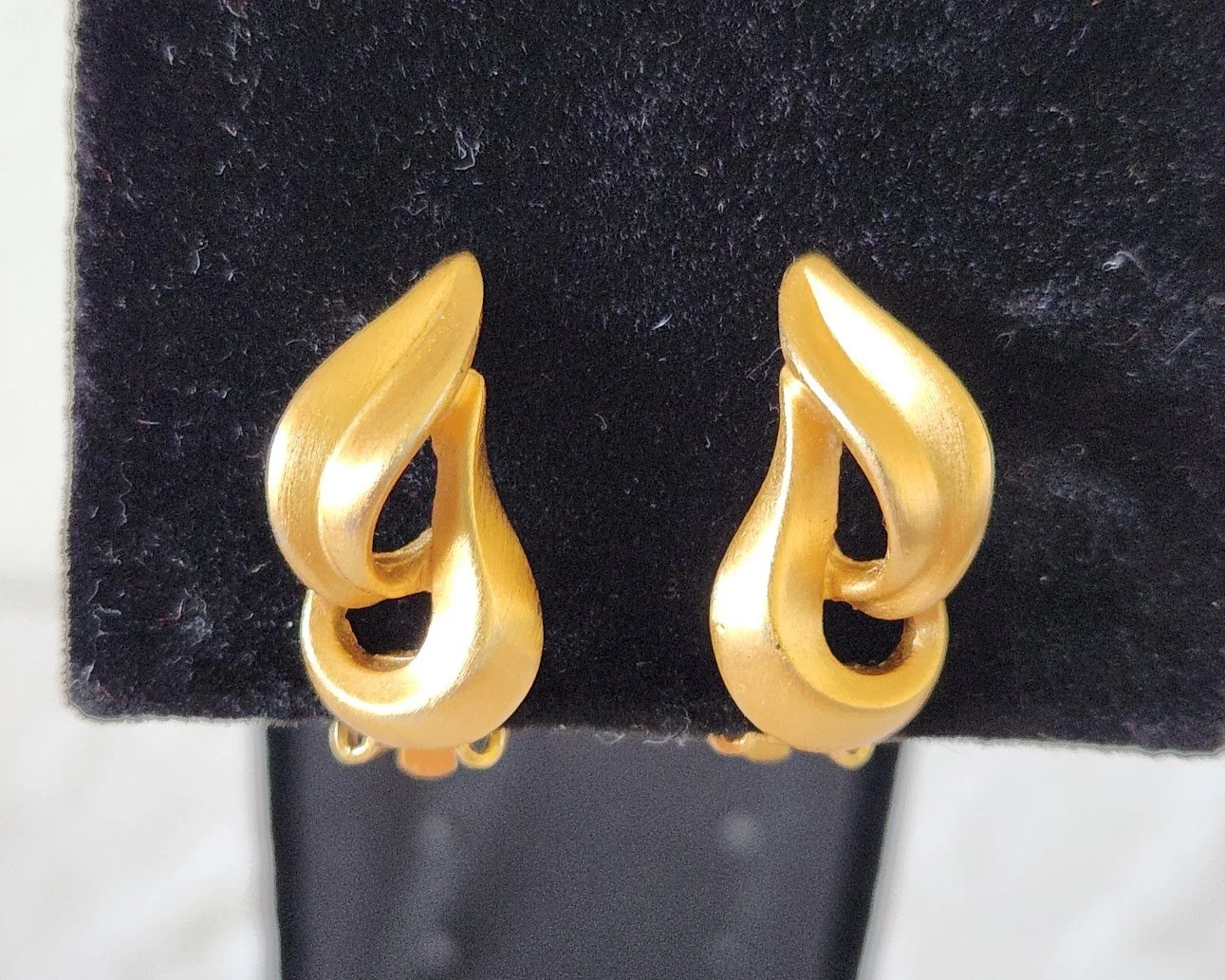 Anne Klein Flame Earrings 11.jpg