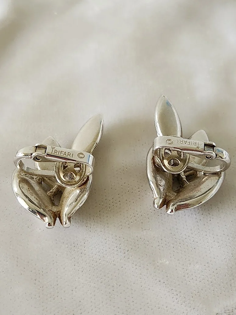 Trifari Silver Leaf Earrings 5.jpg