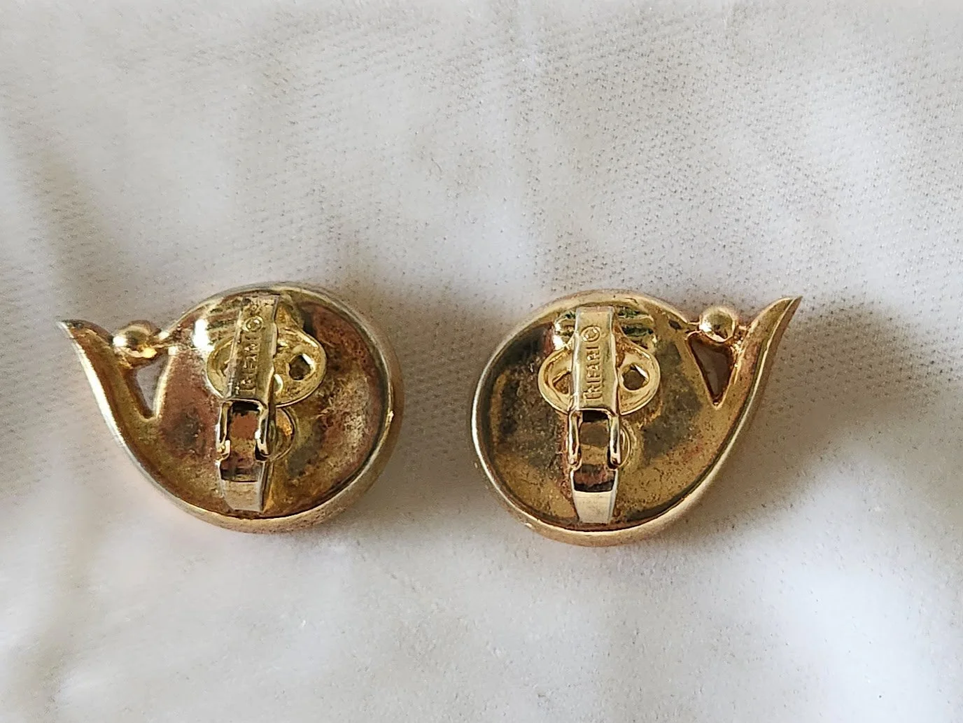 Trifari White Oval Earrings 4.jpg