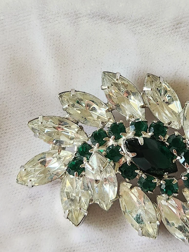 Green White RS Brooch 3.jpg