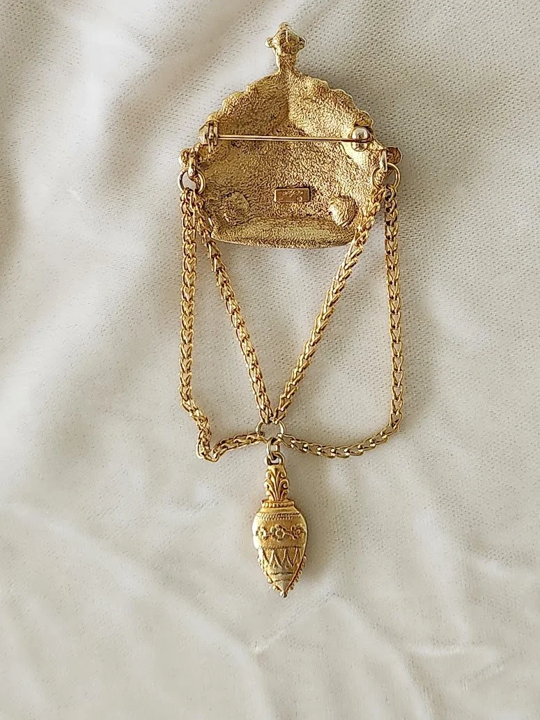 Crown with Chains & Pendant Drop 7.jpg