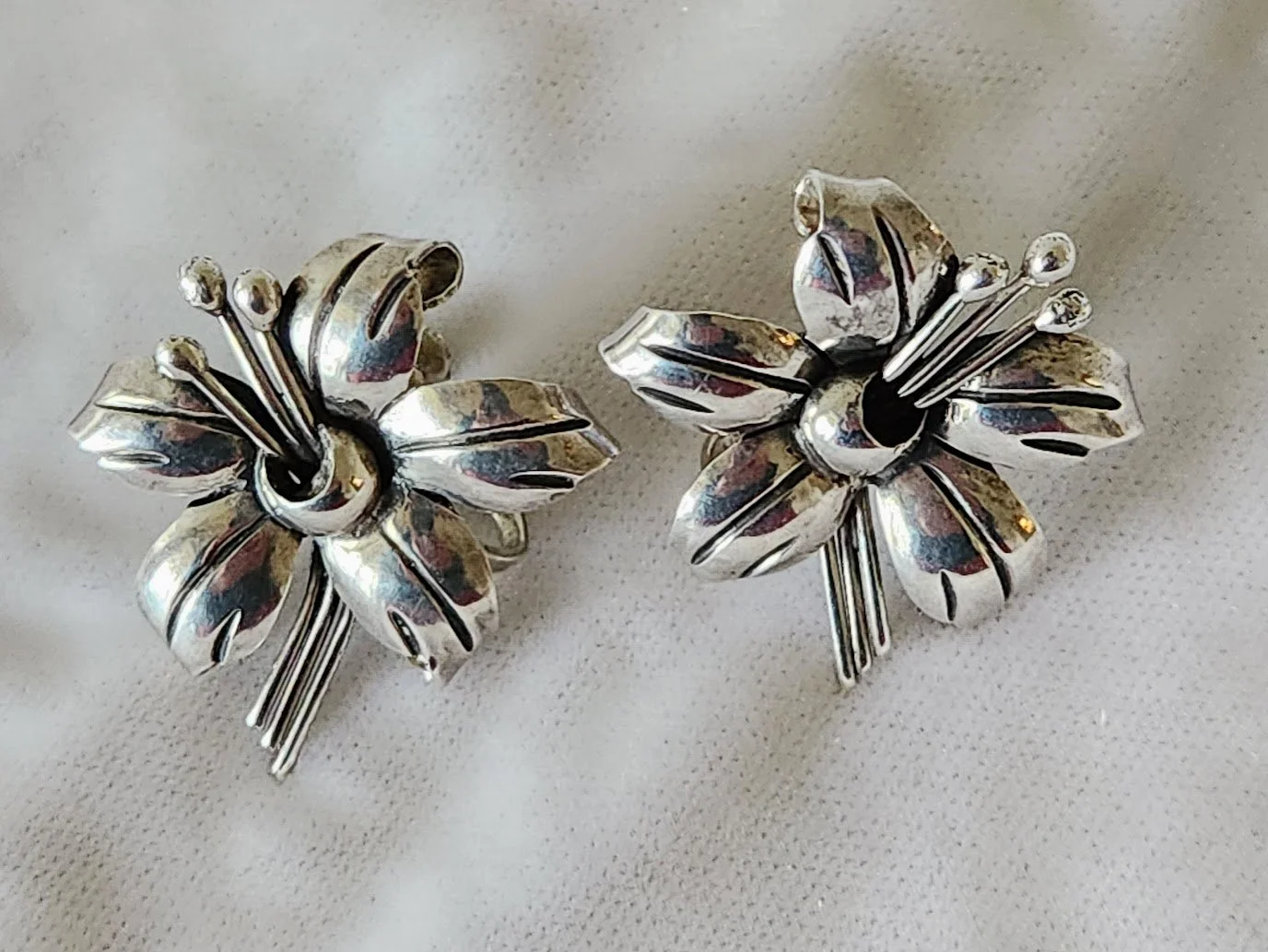 Mexican Silver Flower Earrings 1.jpg