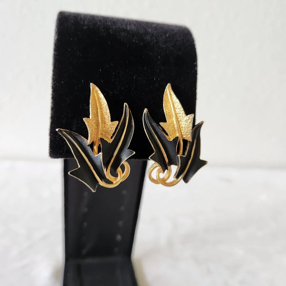 Mode Art Leaf Earrings 6.jpg