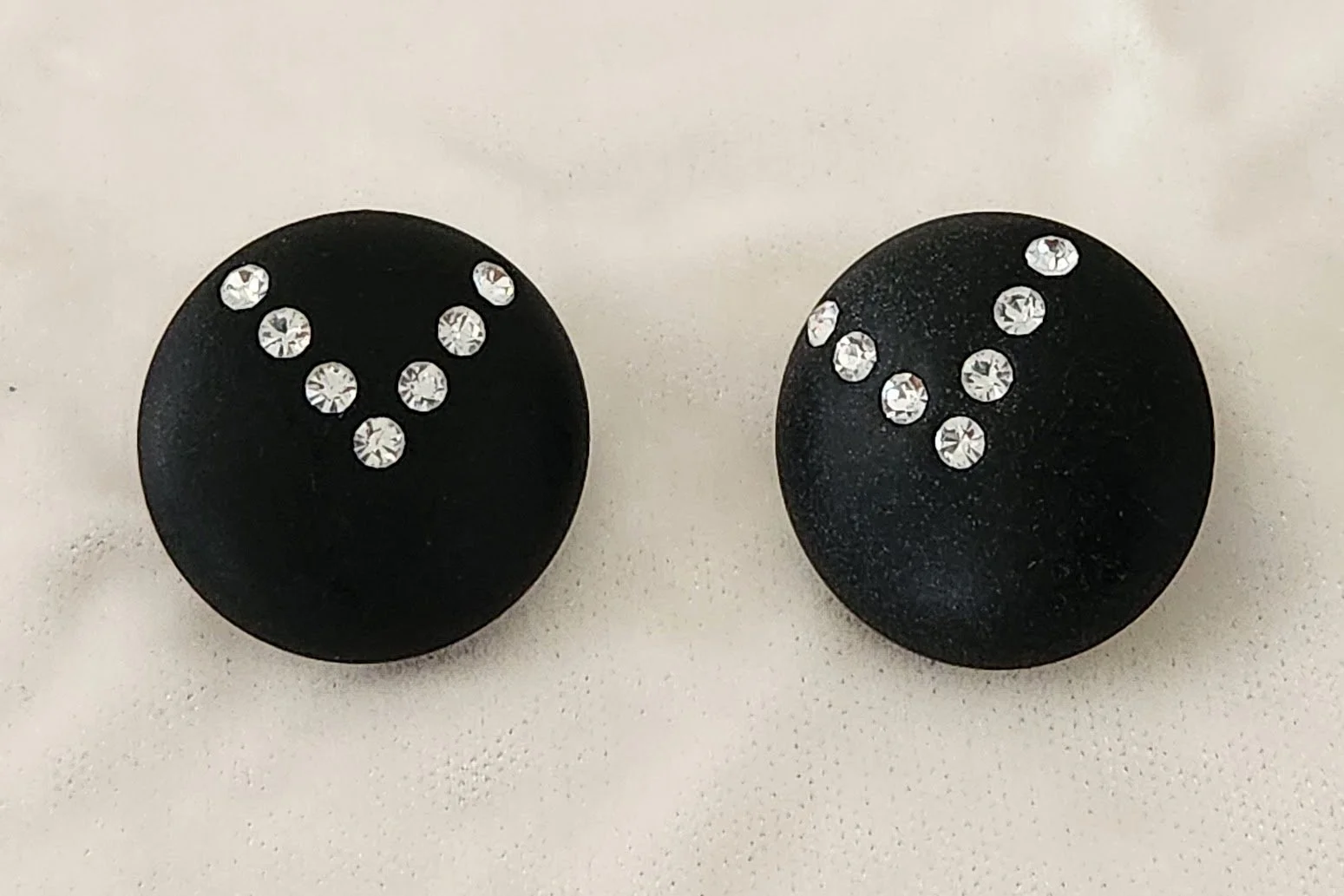 RS V Black Earrings 1.jpg
