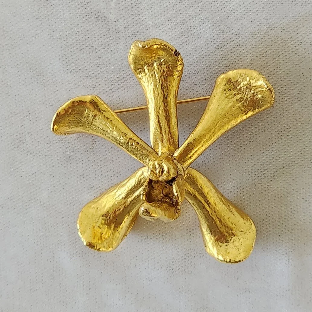 Risis Orchid Brooch 1.jpg
