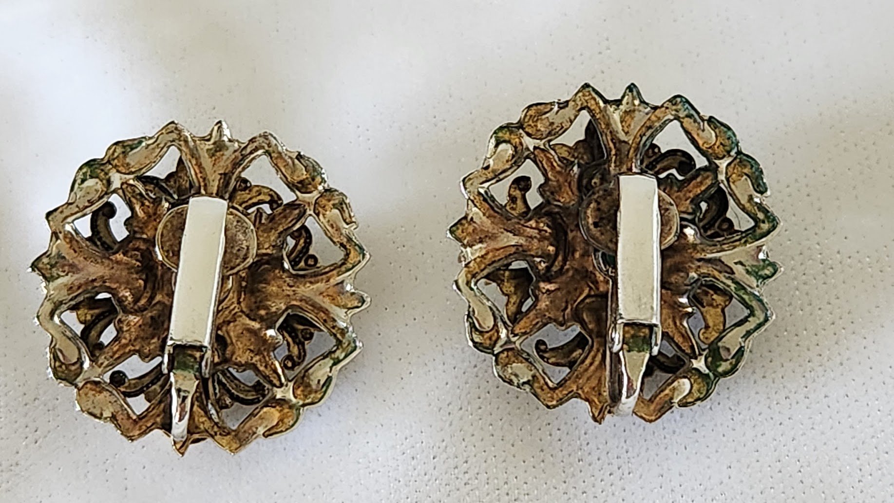 Green Filigree Earrings 5.jpg