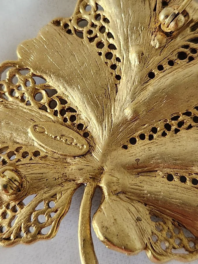 Oscar de la Renta Leaf Brooch 1.jpg