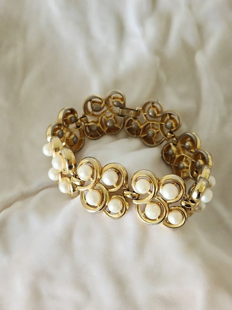 Trifari Pearl Bracelet 7.jpg