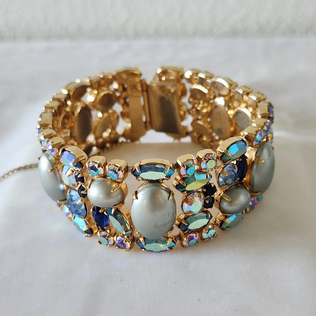 Blue AB & Faux Blue Pearls Bracelet 11.jpg