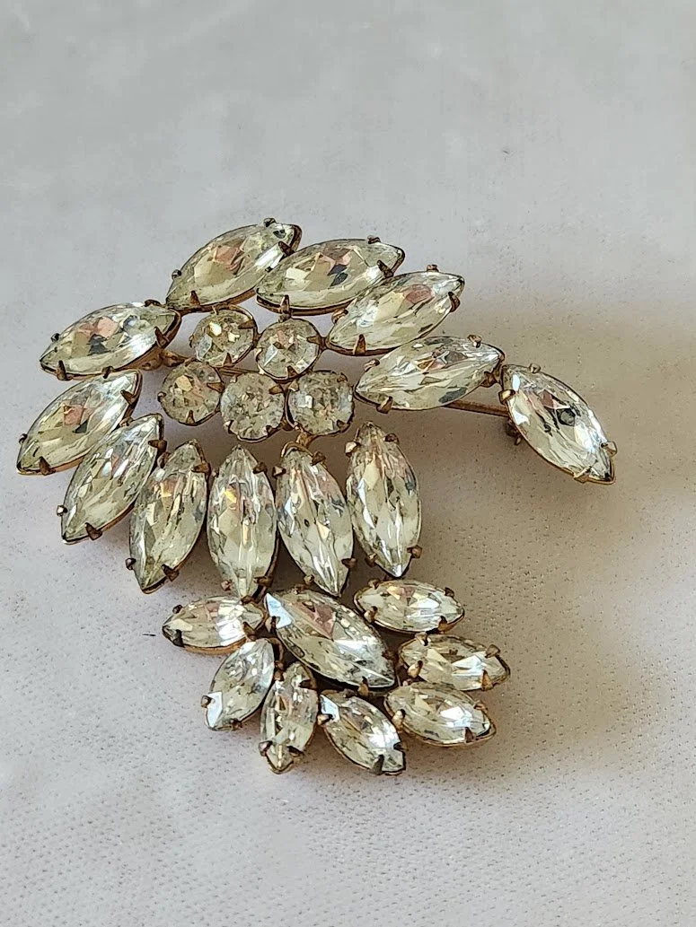 Garne RS Brooch 4.jpg