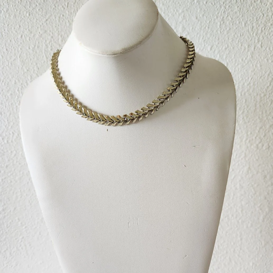 Silver Chevrons Choker Necklace 1.jpg